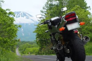 羊蹄山と北海道らしい道とバイク