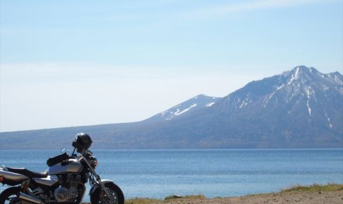 支笏湖とバイク